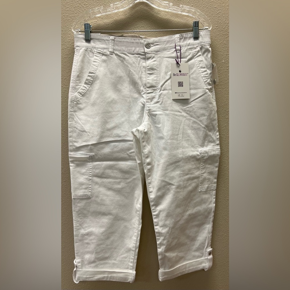 Gloria Vanderbilt - Size 10 - NEW With Tags - White Cargo Capri Pants